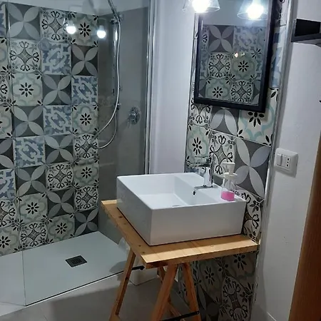 Casa Con Piscina E Vista Mare Dal Giardino *