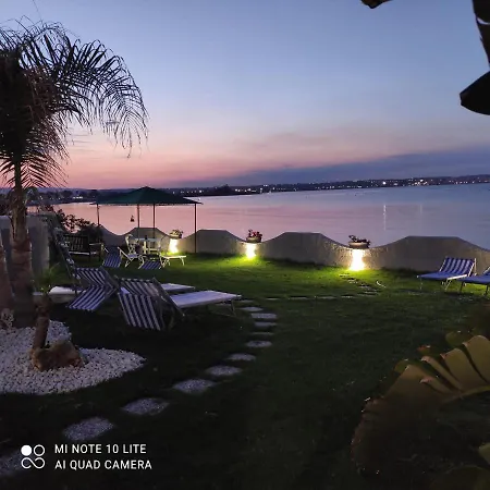 Casa Con Piscina E Vista Mare Dal Giardino Апартаменты