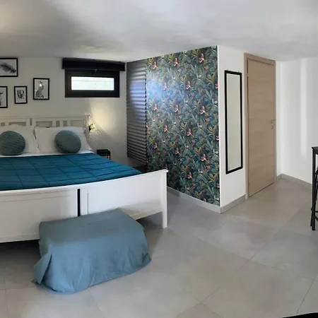 Casa Con Piscina E Vista Mare Dal Giardino Апартаменты