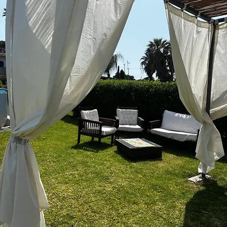 Casa Con Piscina E Vista Mare Dal Giardino Апартаменты Фануза